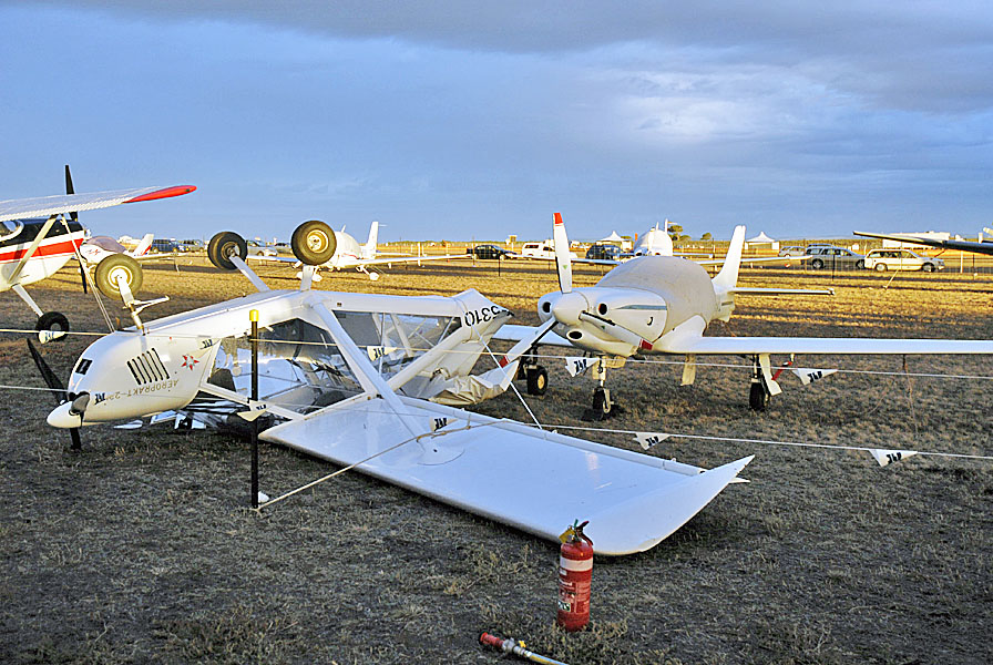 The right and wrong way to tie an aircraft down SimHQ Forums